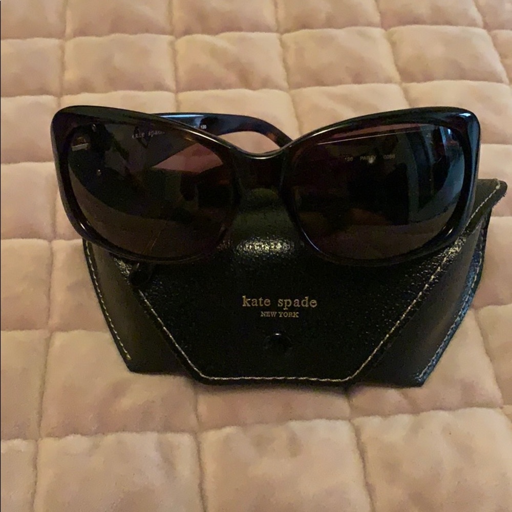 Kate Spade TortoiseShell Sunglasses w/Case & Cloth